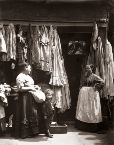 Ein Altkleiderladen, Seven Dials, aus 